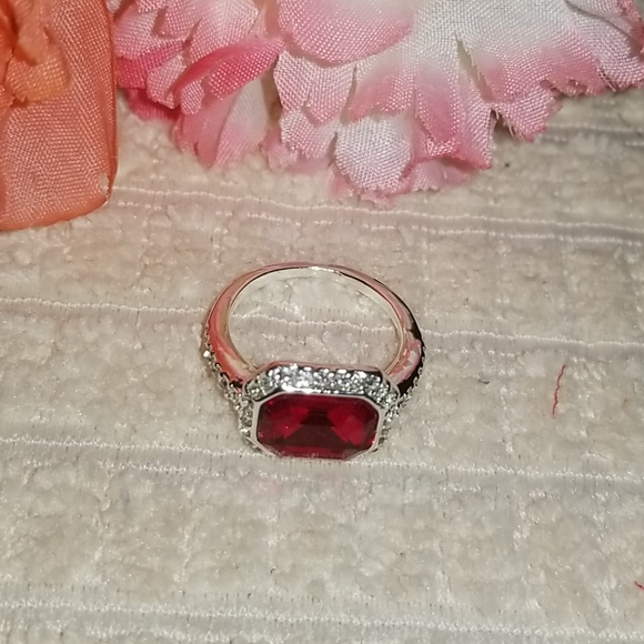RING - Picture 3 of 5